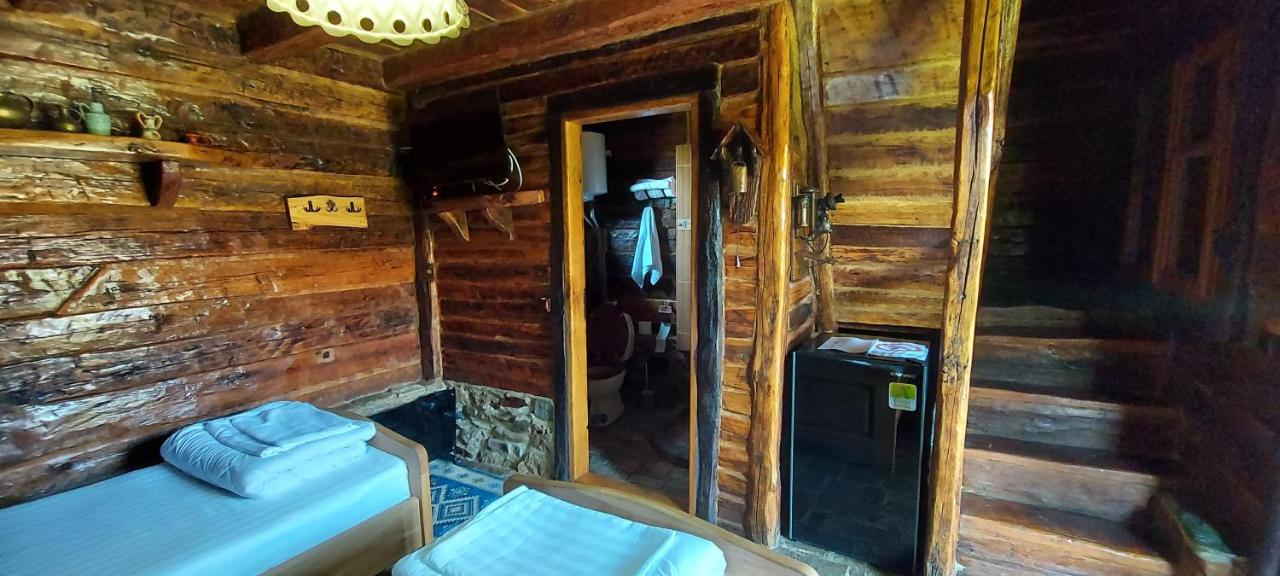 Satul Traditional Runcu  Exteriör bild